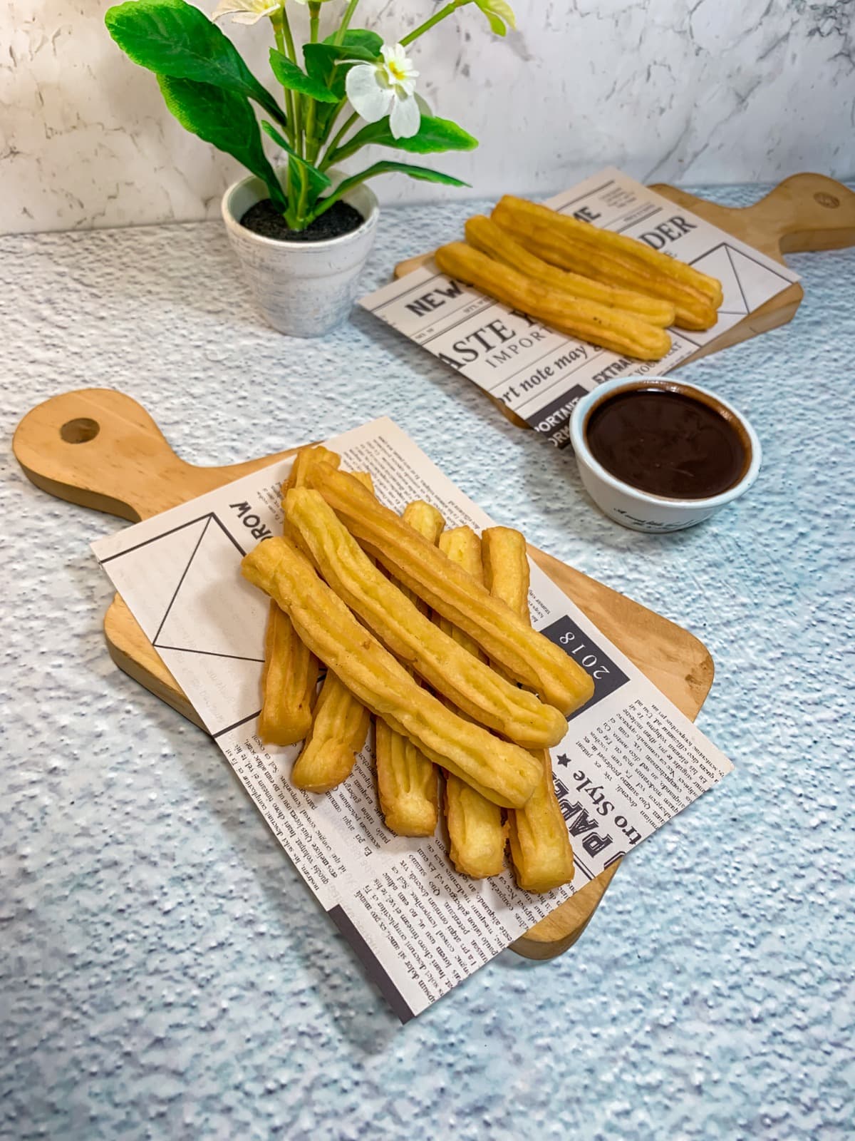 Churros frozen dengan saus coklat untuk cafe